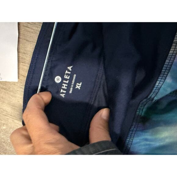 Athleta Athletic Short Women's XL Tropea Ready Set Watercolor - Picture 4 of 6